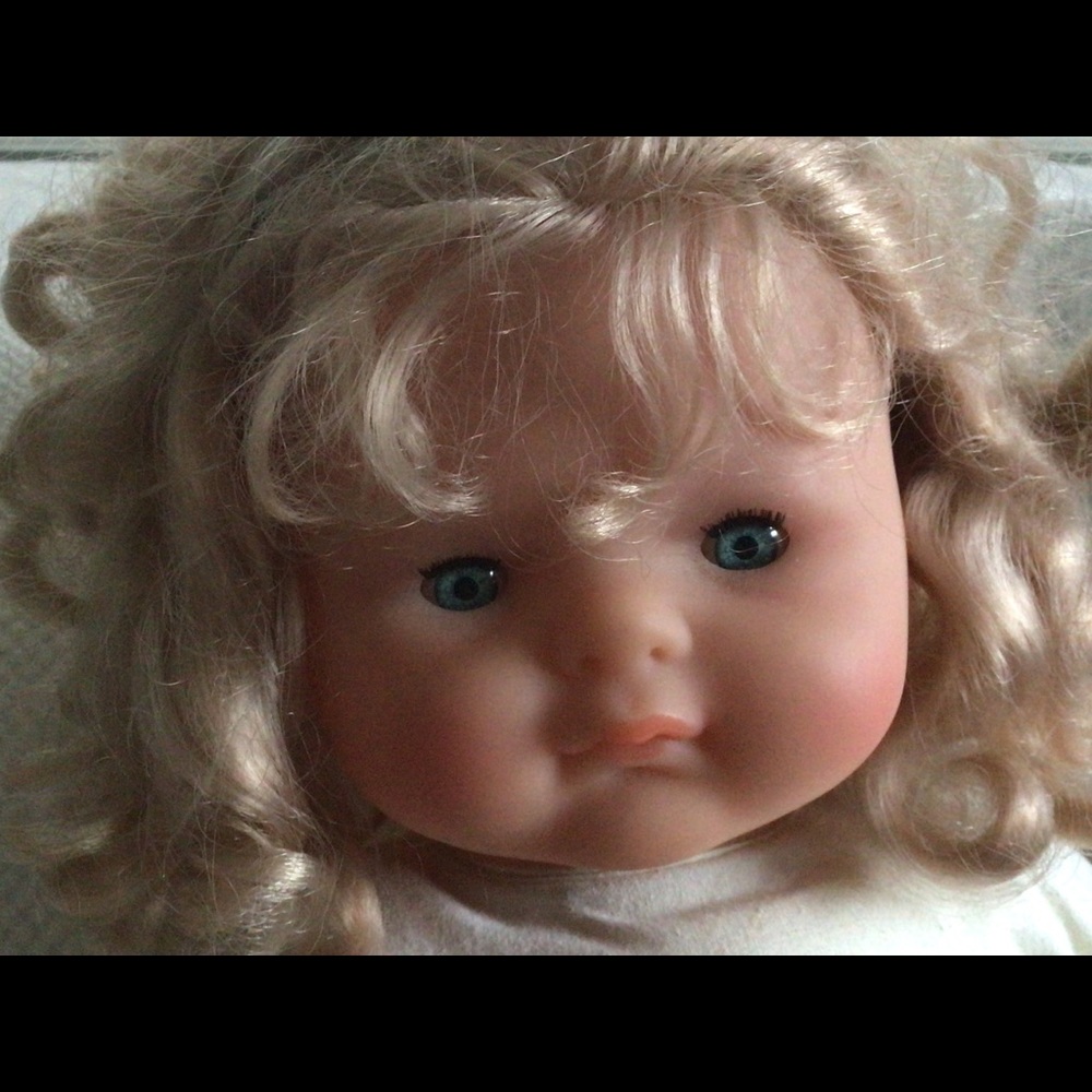 Corelle Doll/21” Early Vintage 1981-84